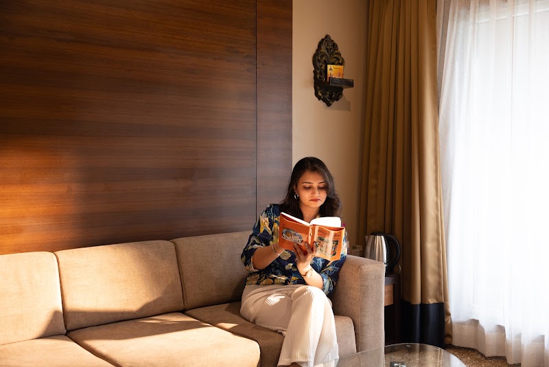 Hotel Anjushree - Hotel Anjushree 72, Indore Rd, Goyala Khurd, Pawapuri Colony, Ujjain, Madhya Pradesh 456010, India