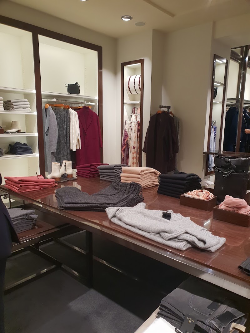 Massimo Dutti Frankfurt - Massimo Dutti Frankfurt, Goethestraße 3, 60313 Frankfurt am Main, Germany