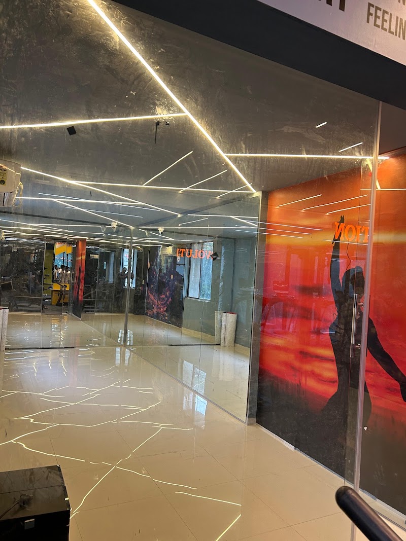 Evolution Fitness - Evolution Fitness, Evolution gym, 1st floor, RK One building, near shantai hotel, rasta peth, above Saroj Fabric, Camp, Pune, Maharashtra 411002, India