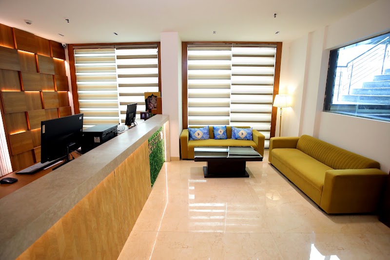 BELLMONT HOTEL - BELLMONT HOTEL 14/1, opp. Botanical Garden Metro Station, Harijan Basti, Arun Vihar, Sector 37, Noida, Uttar Pradesh 201303, India