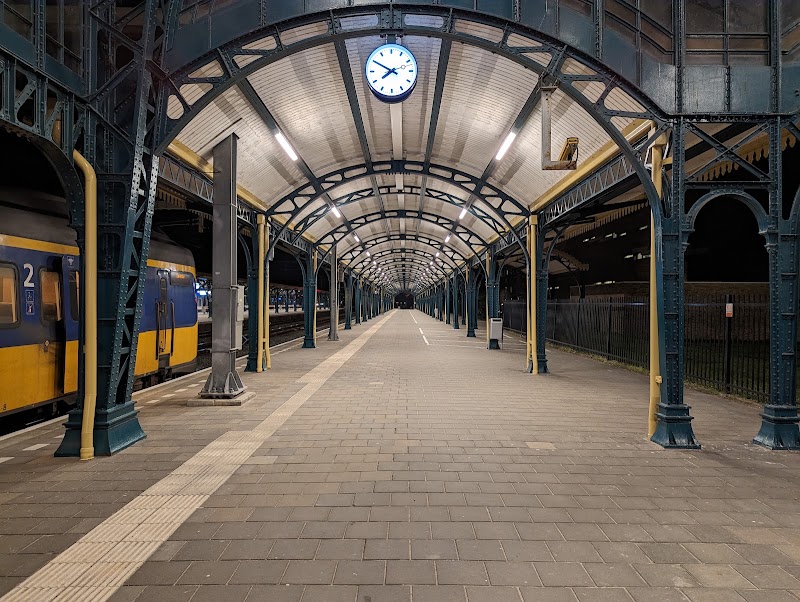 's-Hertogenbosch - 's-Hertogenbosch, Stationsplein, 5211 BP 's-Hertogenbosch, Netherlands
