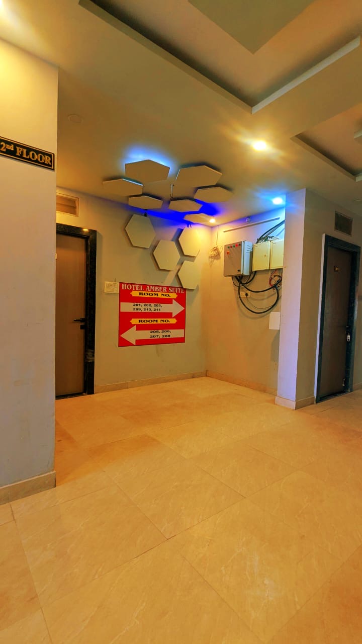 Hotel Amber Suite - Hotel Amber Suite, 502, hotel amber suite, dainik navjyoti, press Road, near manish metal, Ramchandrapura, Chawani, Kota, Rajasthan 324007, India