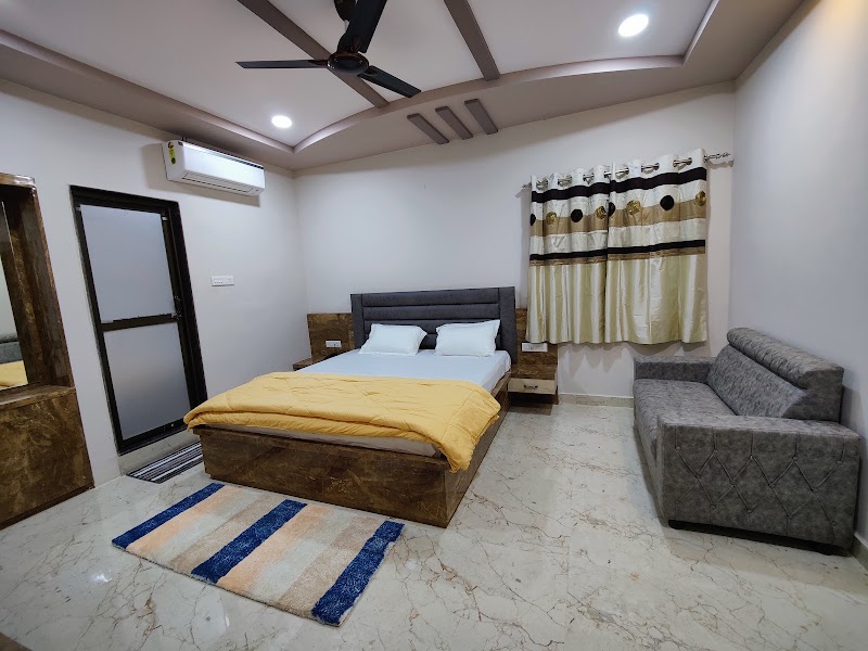 Hotel Meera Inn - Hotel Meera Inn Bhandarpuri - Padampur Rd, in front of RI OFFICE, Padmapur, Padmapur Town, Odisha 768036, India