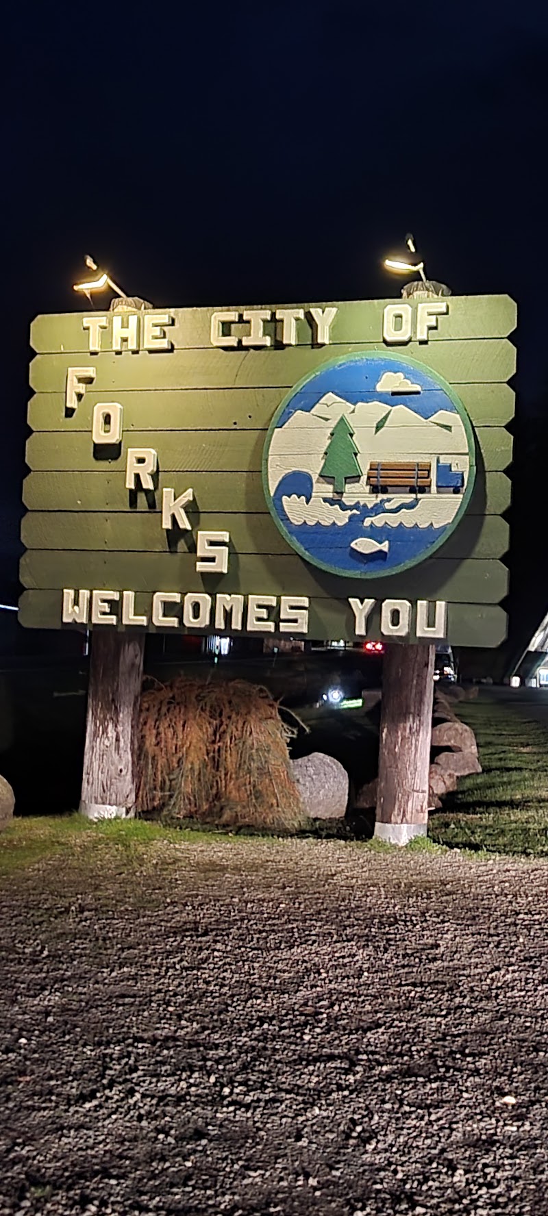 Bella's Truck - Bella's Truck, 1421 S Forks Ave, Forks, WA 98331, USA