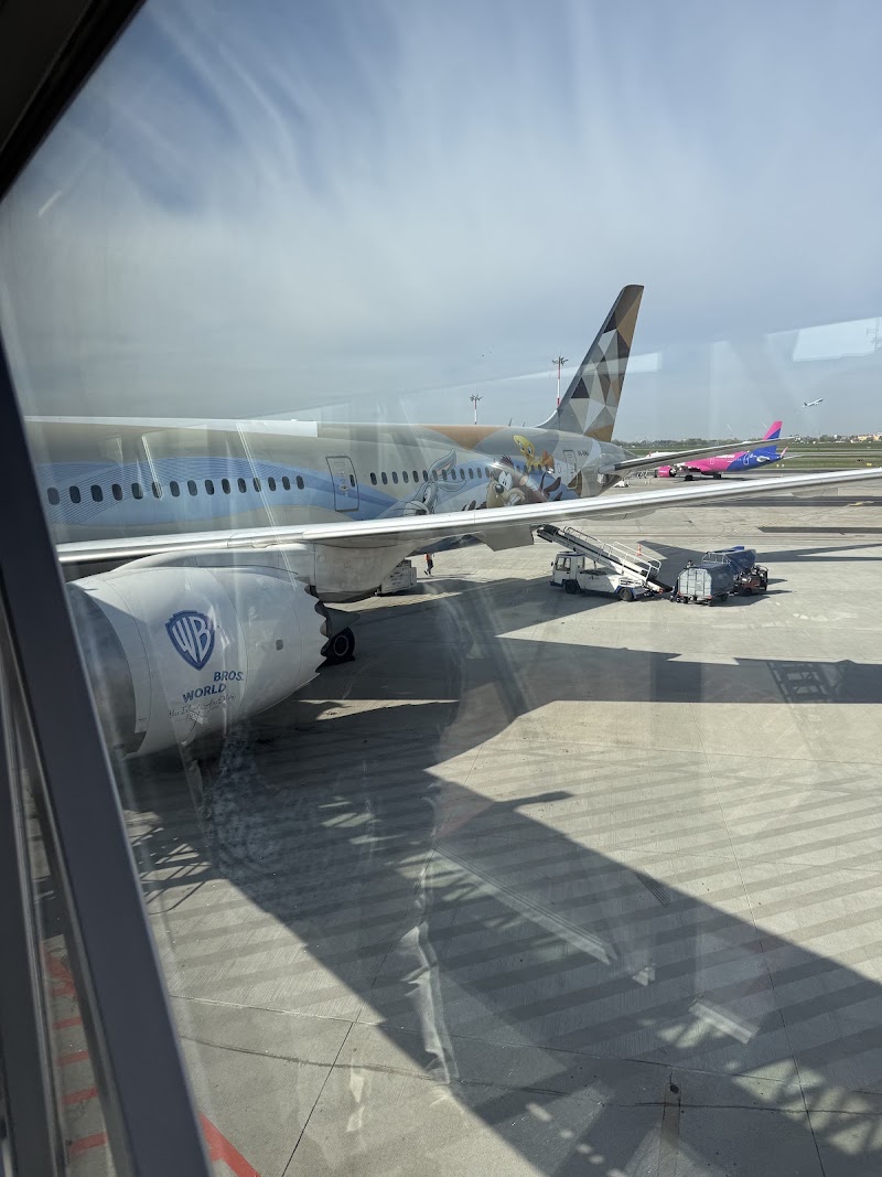 Etihad Airways Abu Dhabi First Class Lounge - Etihad Airways Abu Dhabi First Class Lounge Abu Dhabi Airport,Sheikh Maktoum Bin Rashid Road - Abu Dhabi - Ferienigde Arabyske - المطار - مطار زايد الدولي - أبو ظبي - United Arab Emirates
