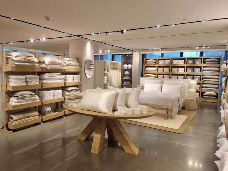ZARA - ZARA Bahnhofstrasse 66, 8001 Zürich, Switzerland