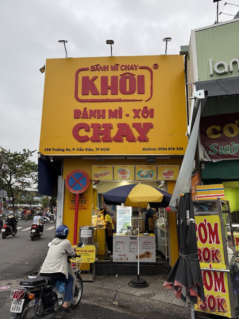 BÁNH MÌ CHAY KHÔI - 338 TRƯỜNG SA