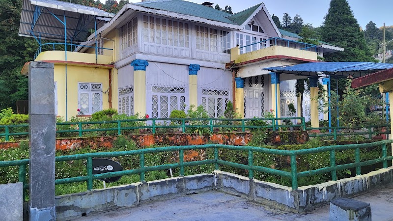 Darjeeling Holiday Home, Darjeeling, West Bengal - Darjeeling Holiday Home, Darjeeling, West Bengal 27M6+5CM, Rajbari, Darjeeling, West Bengal 734101, India