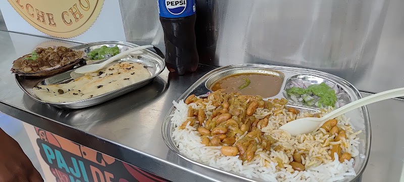 Paji de chole kulche - Paji de chole kulche Paji dec hole kulche Shop No. 2 2385/86, 3rd Road Khar (W), Opp Khar Gurudware Opp Khar Gurudwara Mumbai -52, Om Satnam, Bldg, Mumbai -52, Govind Dham, Khar West, Mumbai, Maharashtra 400052, India
