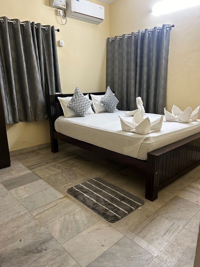 Udupi coral homestay - Udupi coral homestay opp. CANARA BANK, Santhekatte, Udupi, Karnataka 576105, India