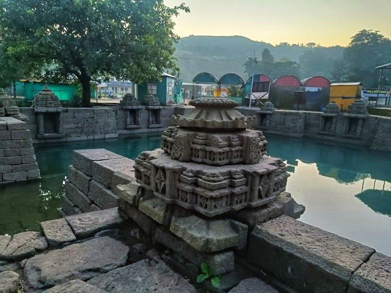 Amruteshwar Kund - Amruteshwar Kund, GP8F+Q93, Ratan Wadi, Maharashtra 422604, India