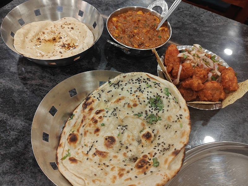 Mahaveer veg restaurant - Mahaveer veg restaurant Five light circle, near ksrtc bus station, Earangere, Mandi Mohalla, Mysuru, Karnataka 570001, India