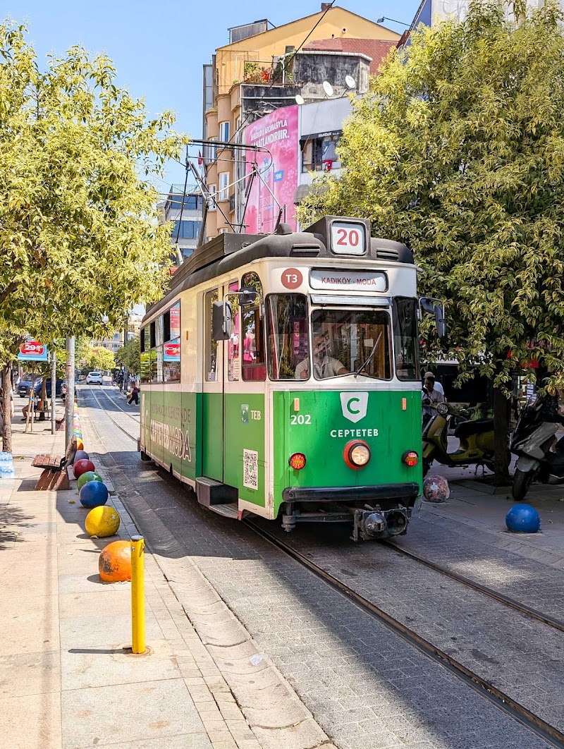 KADIKÖY - MODA - KADIKÖY - MODA, Caferağa, Moda Cd. No:90, 34710 Kadıköy/İstanbul, Türkiye