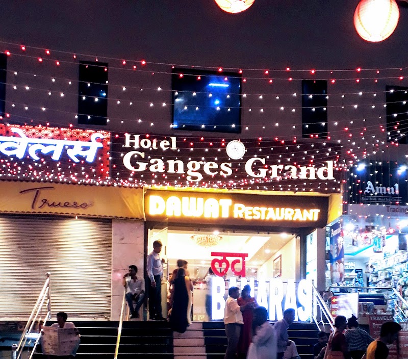 Hotel Ganges Grand - Varanasi - Hotel Ganges Grand - Varanasi Front Of, Marwari Hospital Building, D-37/47, Dashashwamedh Ghat Rd, Crossing, Godowlia, Varanasi, Uttar Pradesh 221001, India