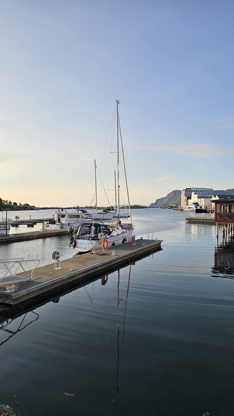 Helgeland Tourism Department. Bronnoysund - Helgeland Tourism Department. Bronnoysund, Sømnaveien 92, 8900 Brønnøysund, Norway