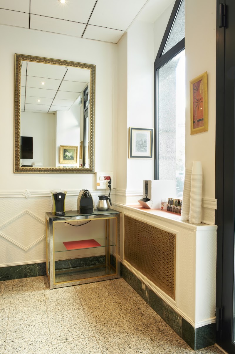Hôtel Darcet - Hôtel Darcet 4 Rue Darcet, 75017 Paris, France