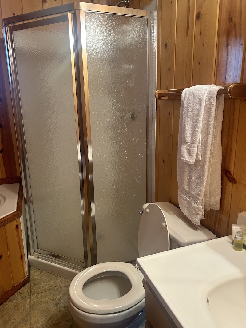 Whispering Pines Resort - Whispering Pines Resort, 237 E White Mountain Blvd, Pinetop, AZ 85935, USA