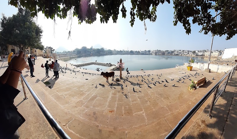 Jaipur ghat, pushkar - Jaipur ghat, pushkar, FHP4+QFG, Lake Footway, Pushkar, Rajasthan 305022, India