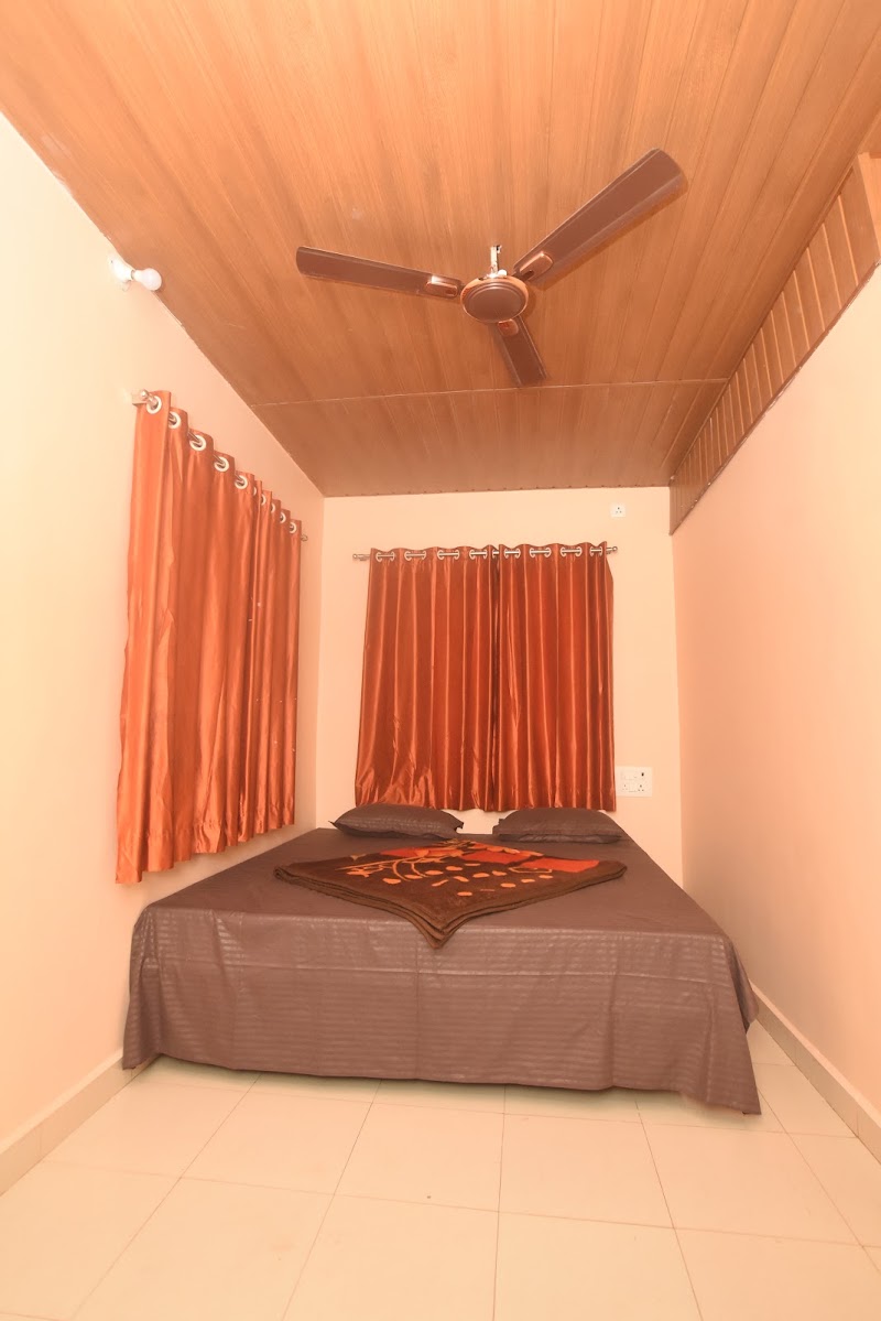 Green carpet homestays. Matheran - Green carpet homestays. Matheran, MG Rd, Aman Lodge, Matheran, Maharashtra 410102, India