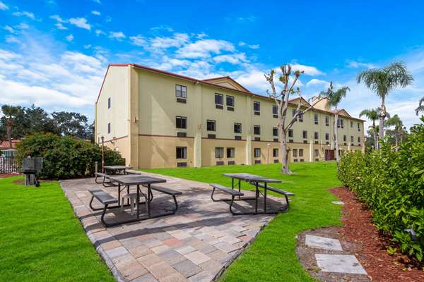 Quality Inn Sarasota I-75 - Quality Inn Sarasota I-75, 5778 Clark Rd, Sarasota, FL 34233, USA