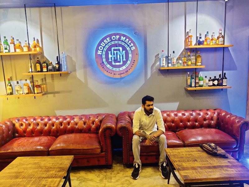 HOUSE OF MALTS: RESTOBAR - HOUSE OF MALTS: RESTOBAR 5th FLOOR, HOTEL PS9, PU-4, PLOT NO.2, SATYA SAI ROAD, near BOMBAY HOSPITAL, Opp.Prestige CollegeNear Bombay Hospital, Scheme 94 Sector CA, Indore, Madhya Pradesh 452010, India