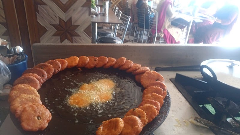SunRise Guest House (हिमाचली धाम & Fast food) - SunRise Guest House (हिमाचली धाम & Fast food), Kairtoo, Kandaghat-Chail-Kufri Rd, Kandaghat, Himachal Pradesh 173215, India