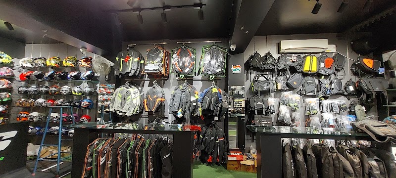 GTR PITSTOP - Gear For Total Riding - GTR PITSTOP - Gear For Total Riding Ground floor 178, c&c Arcade, 9th Main Rd, 7th Sector, HSR Layout, Bengaluru, Karnataka 560102, India
