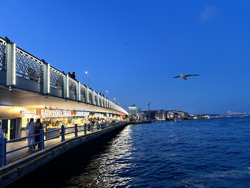 Galata Bridge - Galata Bridge, Kemankeş Karamustafa Paşa, Galata Köprüsü, 34425 Beyoğlu/İstanbul, Türkiye