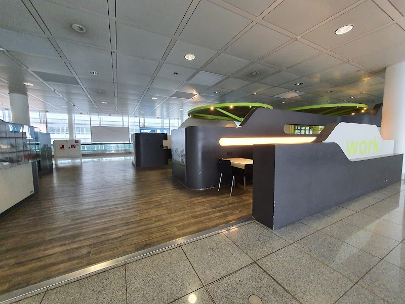 Vorfahrt Abflug Terminal 2 - Vorfahrt Abflug Terminal 2, Terminalstraße Mitte, 85356 Oberding, Germany