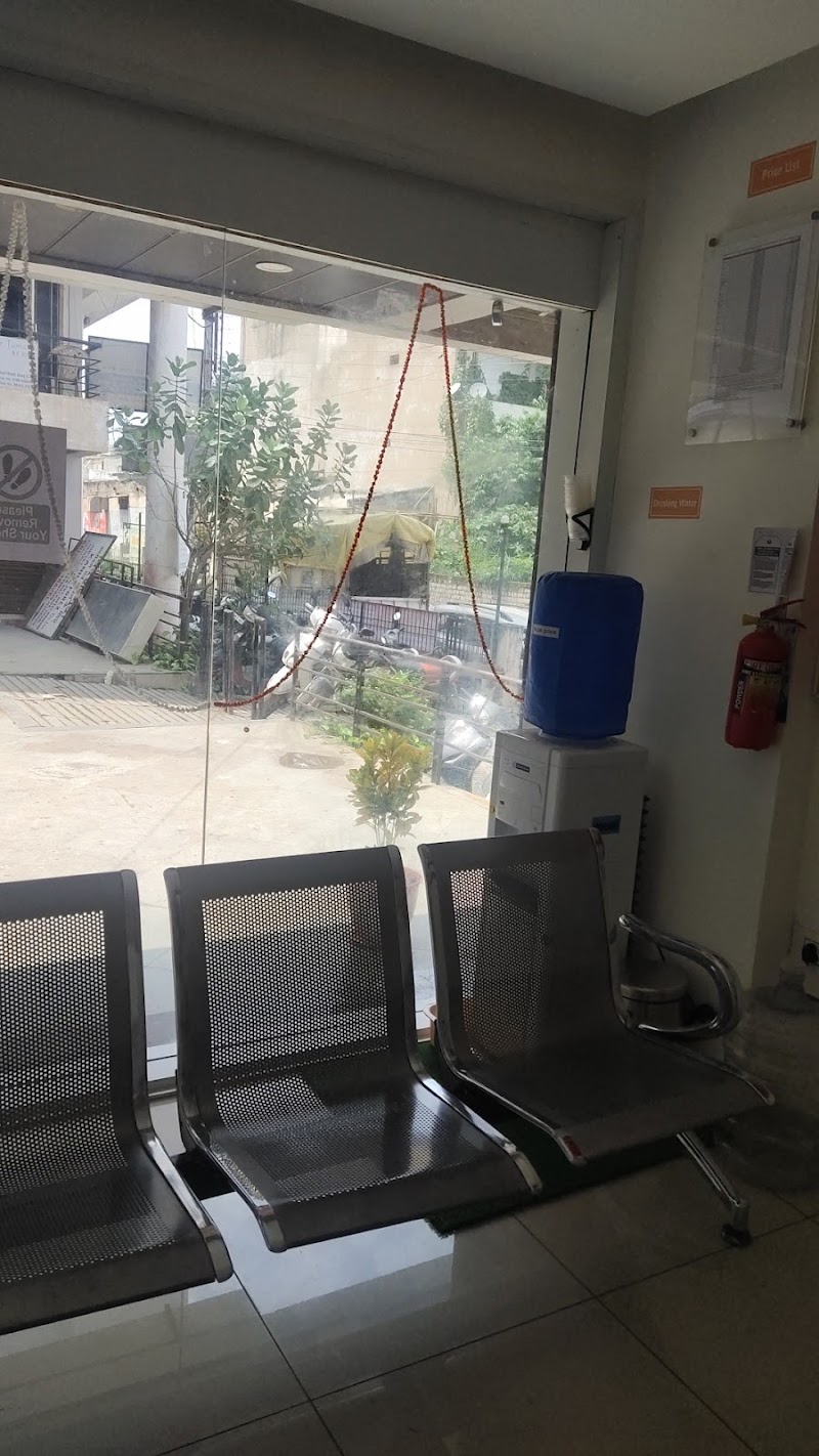 Mi Service Center, Gurudwara, Durg, Chhattisgarh (Vkare) - Mi Service Center, Gurudwara, Durg, Chhattisgarh (Vkare), Shop No-126,Ground Floor, Sadanand Chambers, Gurudwara Rd, behind Punjab National Bank, Sindhi Colony, Durg, Chhattisgarh 491001, India
