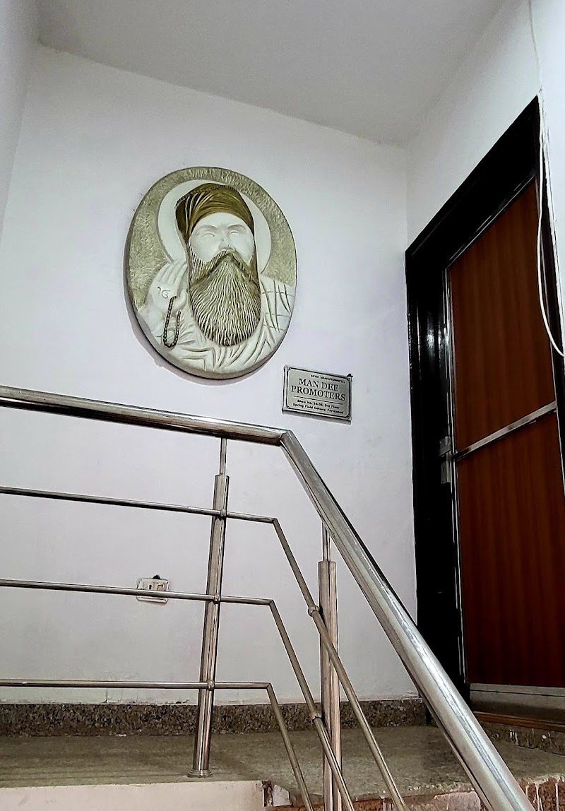 Man Dee Luxury Room - Man Dee Luxury Room Plot no 35, Third Floor, Veer complex, 36, Block 13, Block F, Spring Field Colony, Sector 32, Faridabad, Haryana 121003, India
