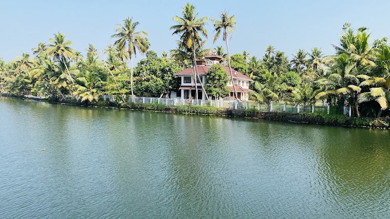 Alleppy backwaters - Alleppy backwaters G953+PF3, Punnamada, Starting Point, Alappuzha, Mullakkal, Kerala 688006, India