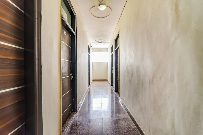 Zolo Breeze Co-Living | Redefining PG - Zolo Breeze Co-Living | Redefining PG, Khasra No. 342, Near, T29, 10 Road, opposite Hanuman Mandir, Nathupur, Sector 24, Gurugram, Haryana 122002, India