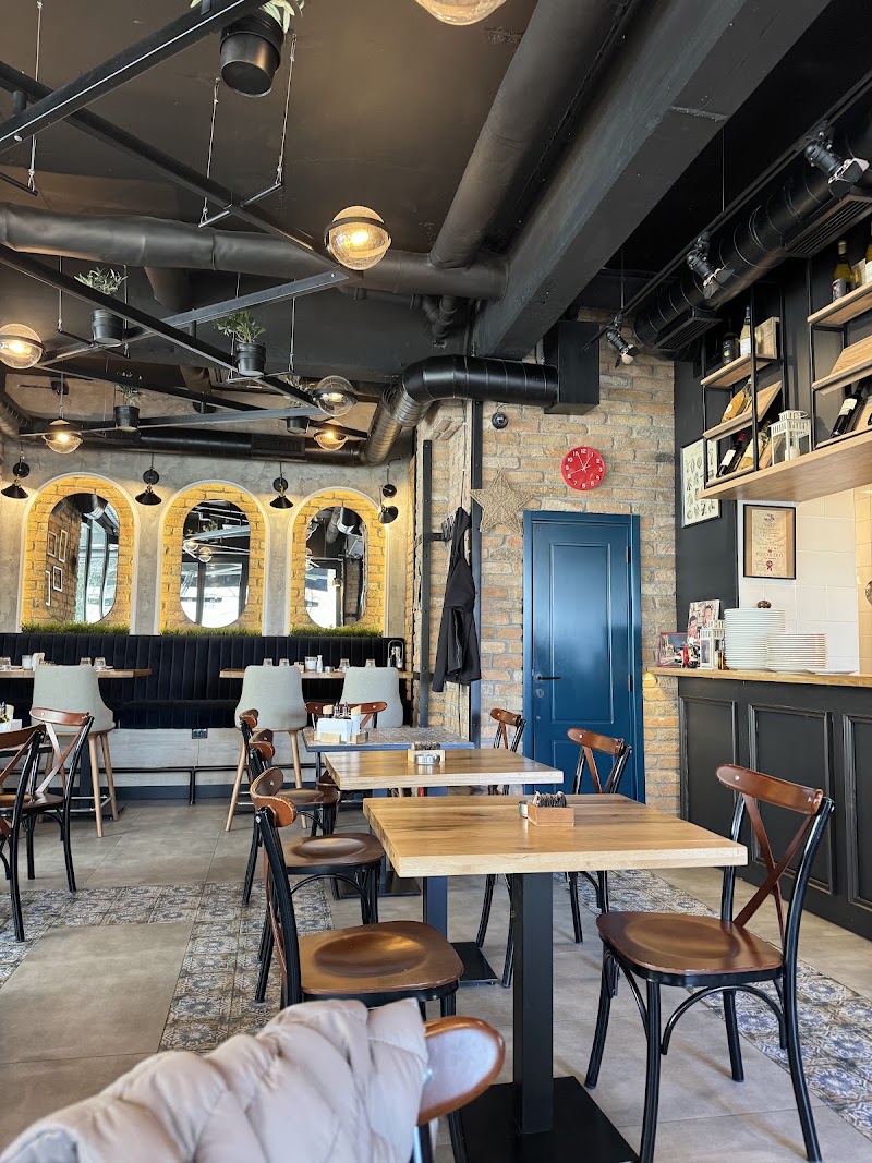 Zona 20 pizzeria e osteria - Zona 20 pizzeria e osteria Vojvode Stepe 118, Beograd 11000, Serbia