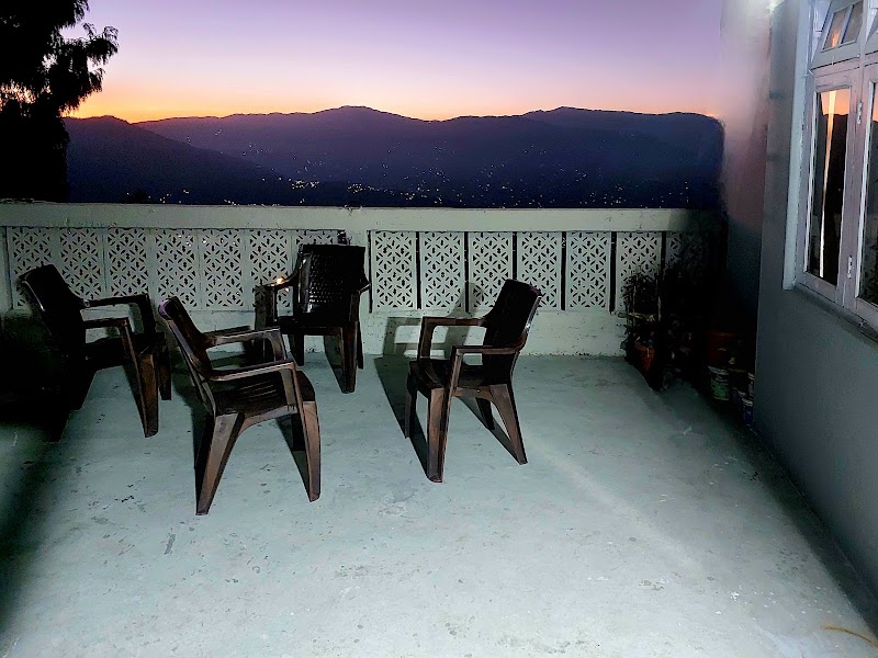 Crown Ville Guest House !! Direct Kunchanjunga Mountain View !! Hotels in Darjeeling !! Hill View !! Near Mall Road - Crown Ville Guest House !! Direct Kunchanjunga Mountain View !! Hotels in Darjeeling !! Hill View !! Near Mall Road 10/1- A, Cooch behar road, near T.v tower, below Junior B.T College, Tungsung Basti, Darjeeling, West Bengal 734101, India