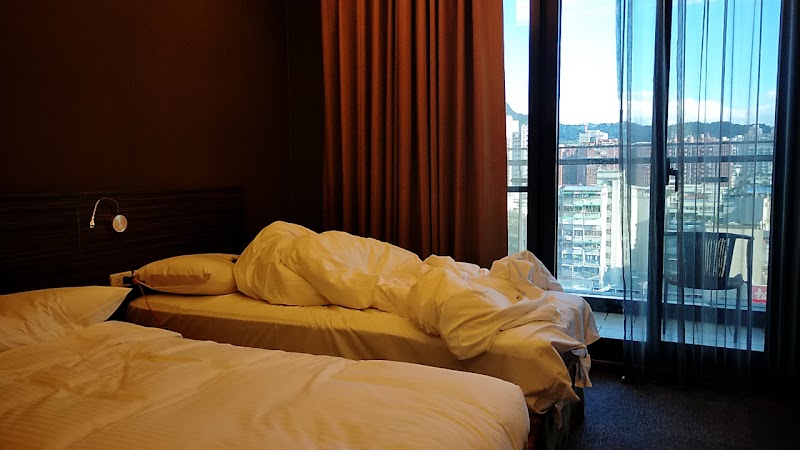 Capital Hotel Songshan - Capital Hotel Songshan No. 658號, Section 4, Bade Rd, Ciyou Village, Songshan District, Taipei City, Taiwan 105