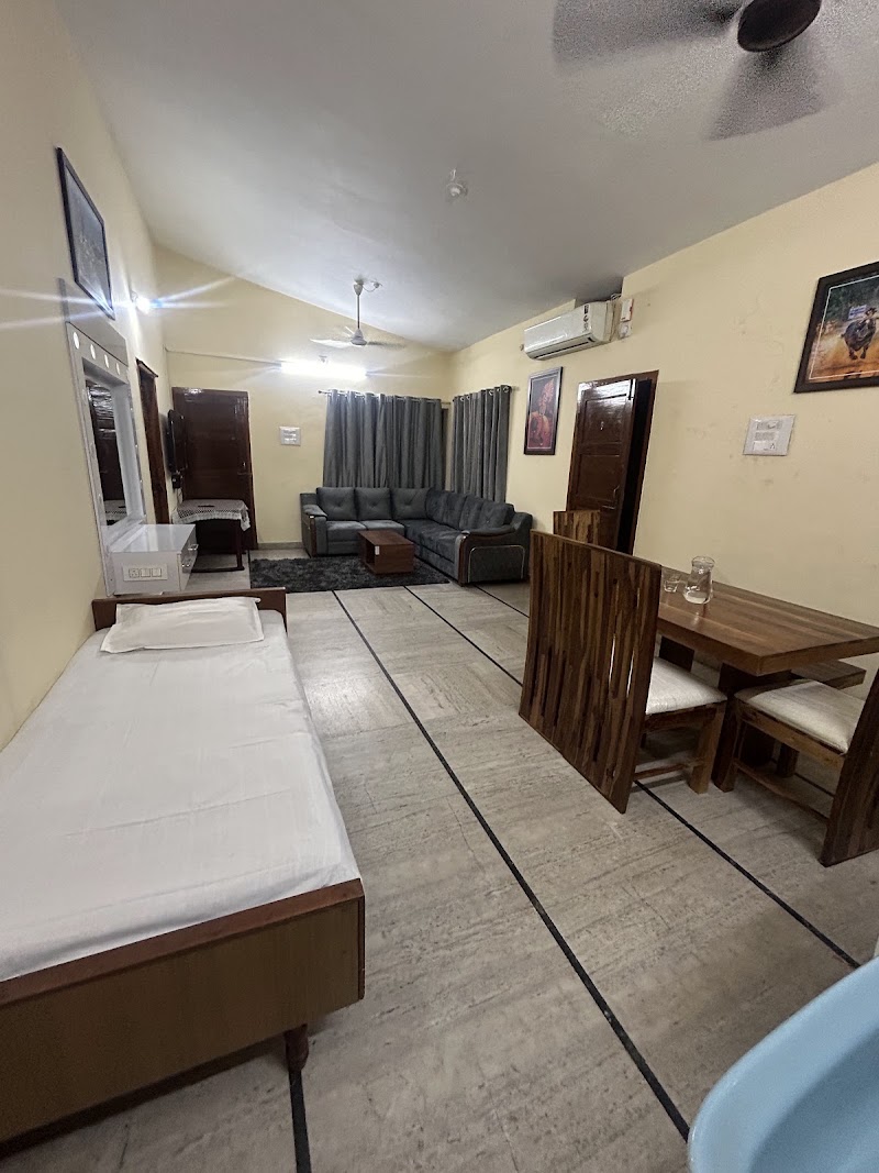Udupi coral homestay - Udupi coral homestay opp. CANARA BANK, Santhekatte, Udupi, Karnataka 576105, India