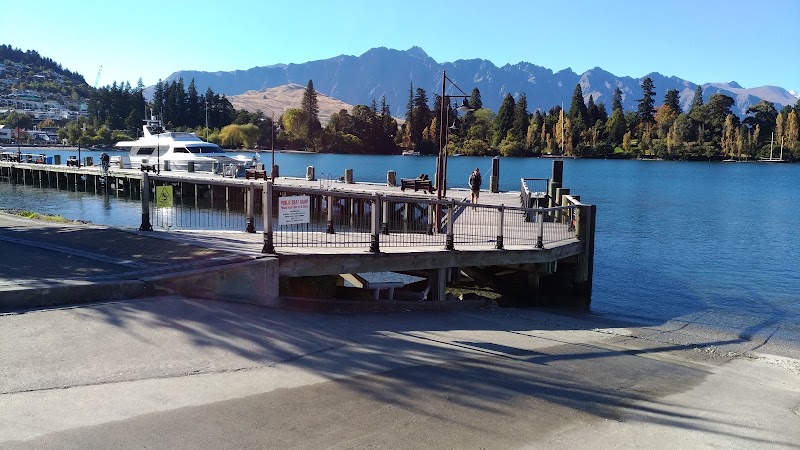 Lakefront Apartments & Lodges - Lakefront Apartments & Lodges 26 Lake Esplanade, Queenstown 9300, New Zealand