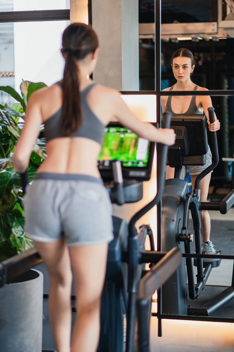 MMA Matrix Gym - MMA & Fitness Centre - MMA Matrix Gym - MMA & Fitness Centre, 3rd Floor, Plot, Linking Rd, above Food Square, Santacruz (West), Mumbai, Maharashtra 400054, India