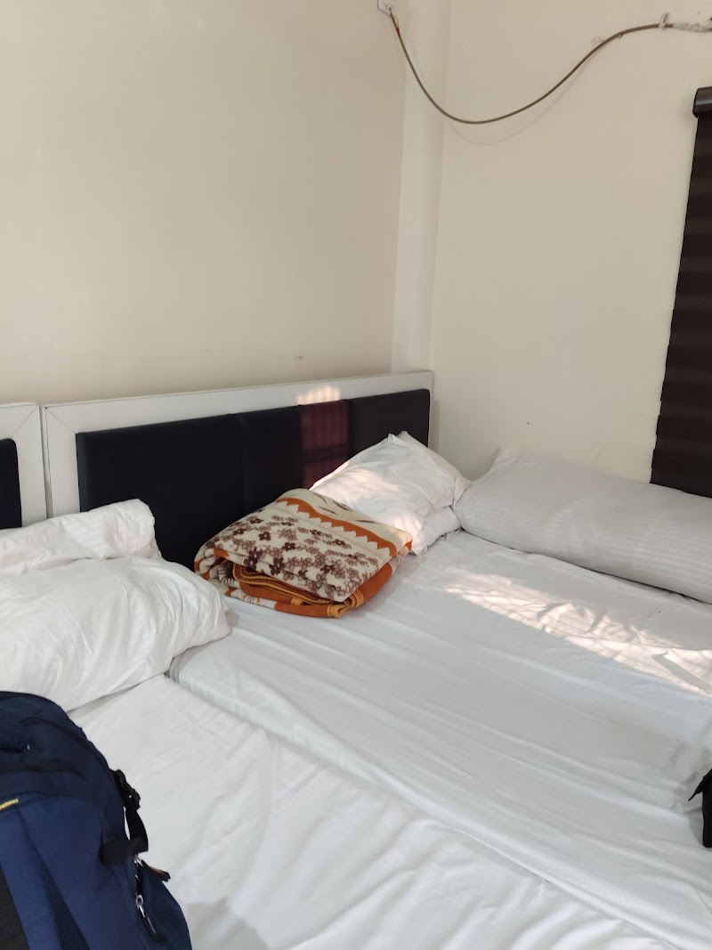 Kusum Homestay - Kusum Homestay Reliance Tower, Ayodhya Dham, 4/7/98, Raiganj Rd, near to Ram Mandir Road, Dant Dhawan Kund, New Colony, Ayodhya, Uttar Pradesh 224123, India
