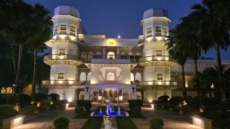 Taj Usha Kiran Palace, Gwalior - Taj Usha Kiran Palace, Gwalior near Saraswati Shishu Mandir, Jayendraganj, Lashkar, Gwalior, Madhya Pradesh 474009, India