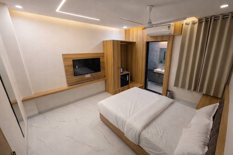 Accu Hotel Inn The Lavish Villa - Accu Hotel Inn The Lavish Villa 667, Bombay Hospital Service Rd, Part II, Scheme No 114, Indore, Madhya Pradesh 452010, India
