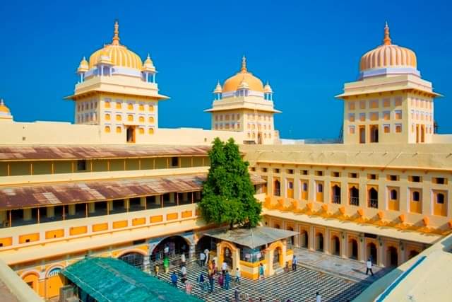 Shri Ram Raja Mandir - Shri Ram Raja Mandir, Survey No, 457, Tikamgarh - Jhansi Rd, Marg, Orchha, Madhya Pradesh 472246, India