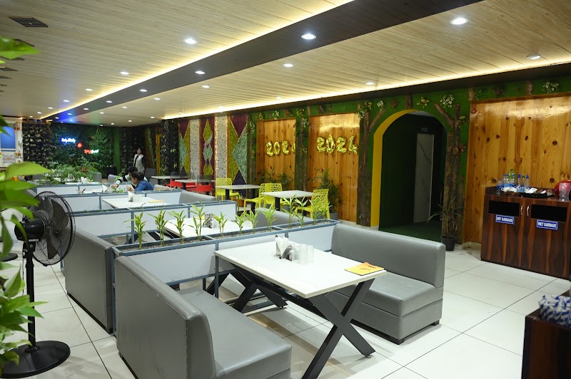 Spice Garden - Multicusine Cafe and Restaurant - Spice Garden - Multicusine Cafe and Restaurant, Ward No.8, Degree College Road, behind Chauhan Petrol Pump, Khatima, Khetal Sandakham, Uttarakhand 262308, India