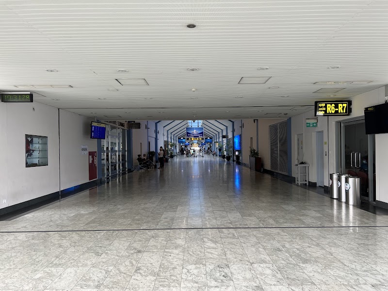 Colombo Bandaranaike International Airport - Colombo Bandaranaike International Airport Airport and Aviation Services (Sri Lanka) (Private) Limited, Canada Friendship Rd, Katunayake 11450, Sri Lanka