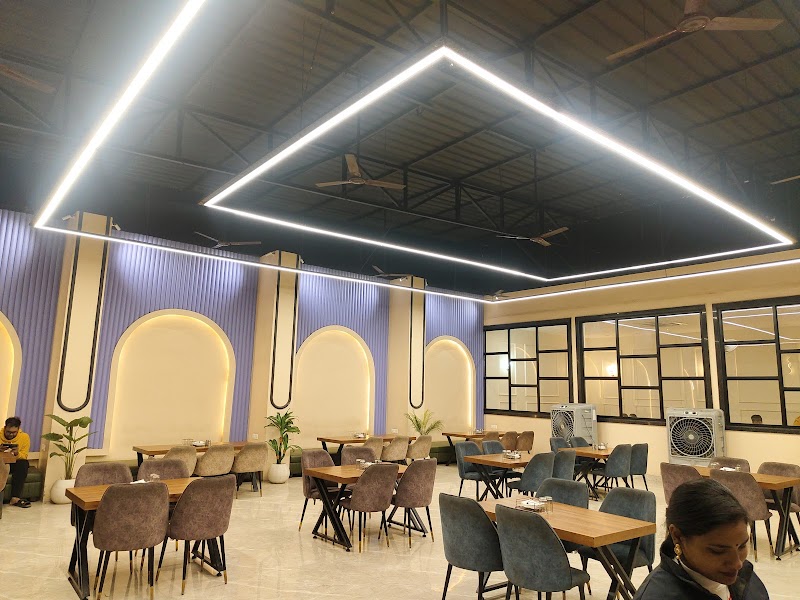 HIGHWAY BREAK DHABA - HIGHWAY BREAK DHABA, Raipur - Bilaspur Expy, Dharsiwa, Raipur, Chhattisgarh 493221, India