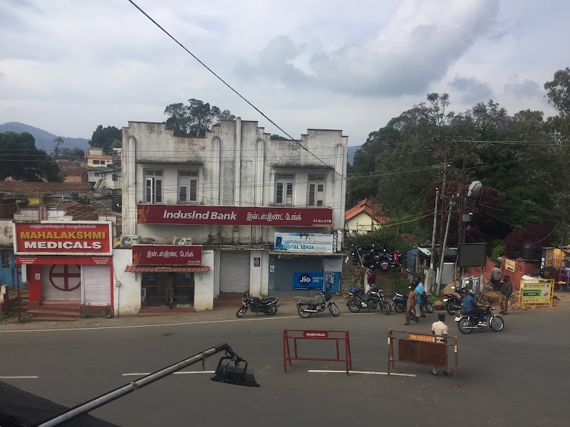 Bedford circle - Bedford circle, 9R22+2WC, No 15, Bedford Circle, opp. Indus Ind Bank, Alwarpet, Coonoor, Tamil Nadu 643101, India