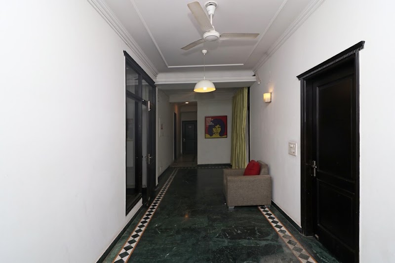 Hotel O Sky Inn - Hotel O Sky Inn Plot no.282k Block B ,Gadhi Chaukhandhi, Gol Chakkar, Sector, near Faridabad - Noida - Ghaziabad Expressway, Sector 121, Noida, Uttar Pradesh 201316, India