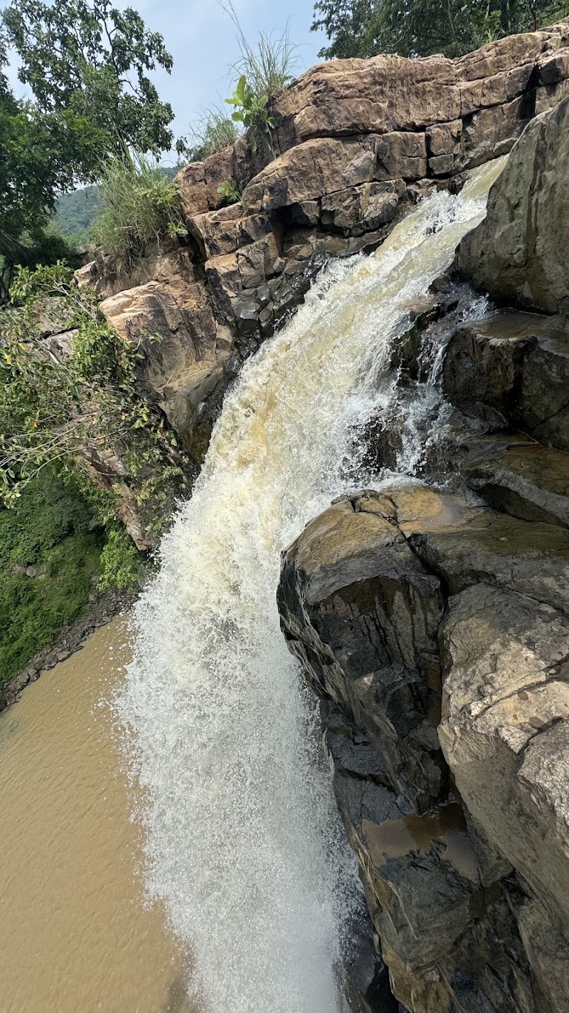 Godhas Waterfall - Godhas Waterfall, Unnamed Road, MC9Q+2MF, Katingpani, Odisha 766105, India
