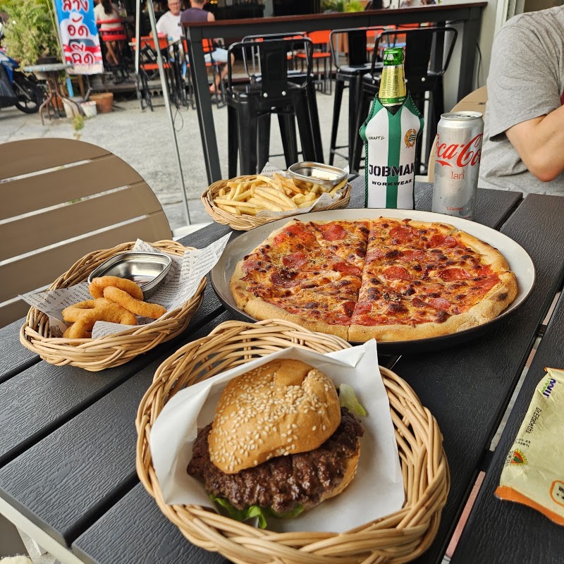 Munchy Kamala - Munchy Kamala Soi pachak Kamala Square, กมลา อำเภอกะทู้ ภูเก็ต 83150, Thailand